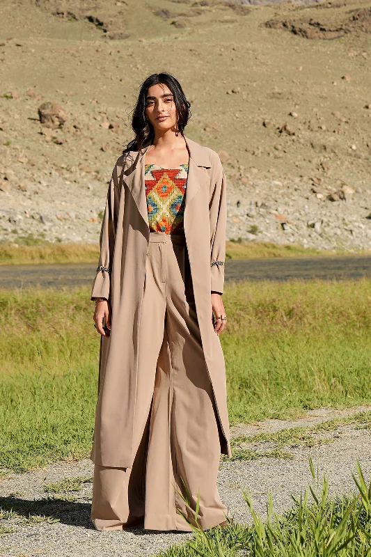 Uzhnu Trench Coat